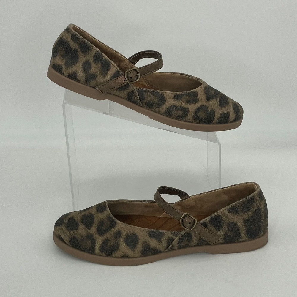 Blowfish Malibu Mary Jane Womens 10 Brown Leopard Print Flat Buckle Shoe Comfort
